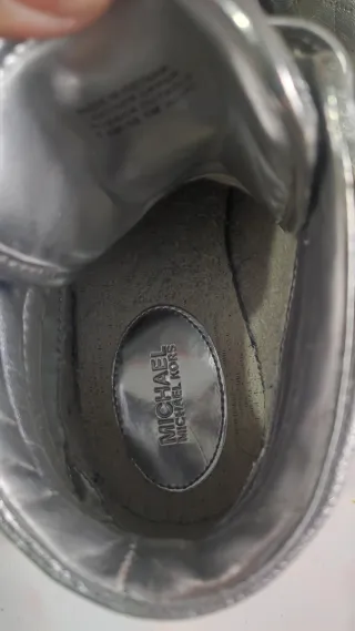 ✅Tenis Michael Kors Plata