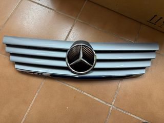 Parrilla Mercedes E203