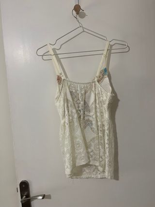 Blusa boho blanca con detalles