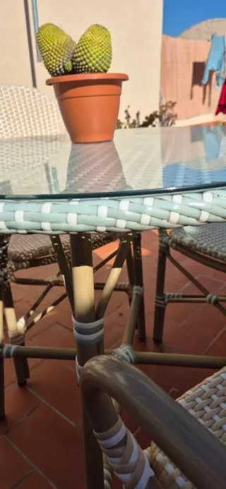 Mesa y 4 Sillas Terraza Metal, Plástico y Cristal