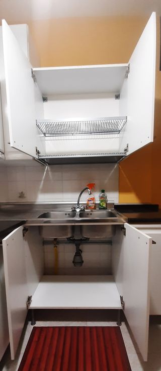 Pensile scolapiatti e mobile base lavello