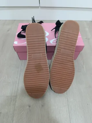 Sandalias de esparto negras y beige