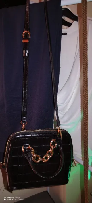 Bolso negro imitación cocodrilo