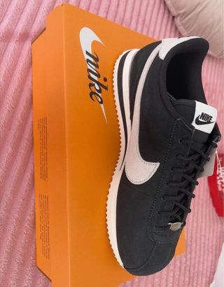 Tenis Nike Cortez Negro y Blanco