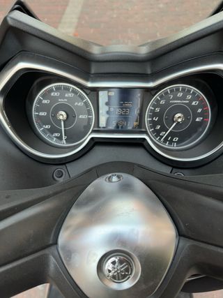 Yamaha Xmax 125 Iron Max