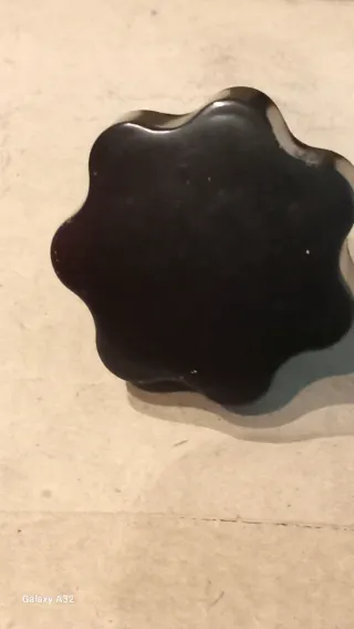 Manopola Nera a Stella con Filettatura