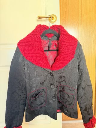 Americana Desigual Negra y Roja