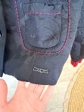 Americana Desigual Negra y Roja