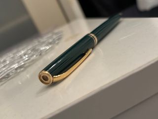 Bolígrafo Montblanc verde con detalles dorados