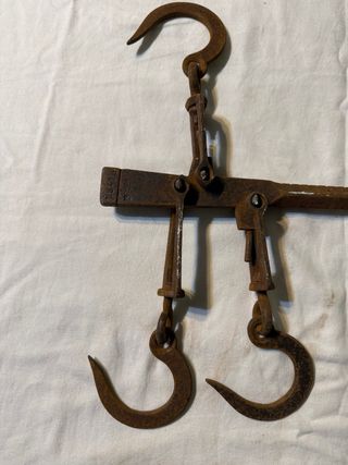 Balanza romana antigua de hierro