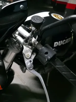 Ducati monster S2R 1000