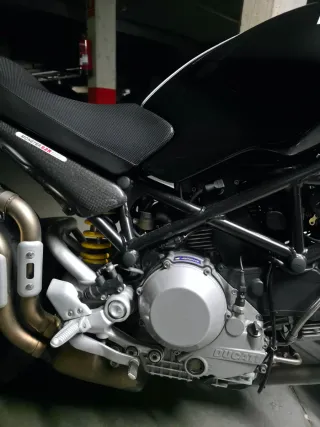 Ducati monster S2R 1000