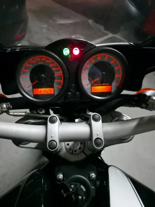 Ducati monster S2R 1000