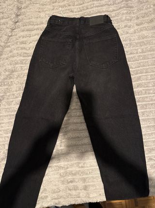 Pantalón negro Pull&Bear