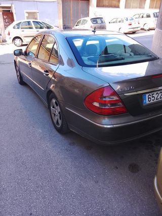 Mercedes-Benz Clase E 320 (W211) - Automático - As
