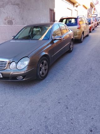 Mercedes-Benz Clase E 320 (W211) - Automático - As