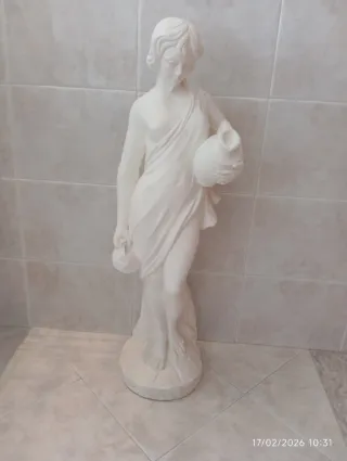 Statuina in gesso donna con anfora