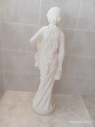 Statuina in gesso donna con anfora