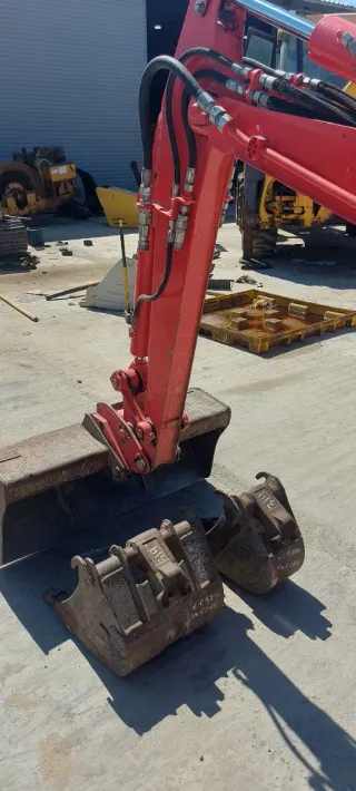 Mini Excavadora Terex TC 16 año 2013