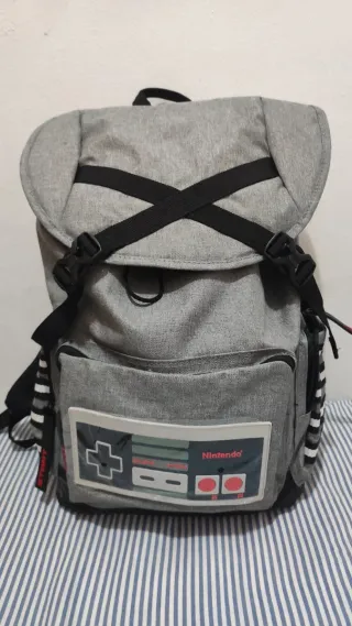 ✅Mochila Nintendo NES gris
