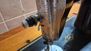 Máquina de coser Alfa antigua