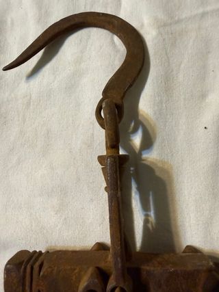 Balanza romana antigua de hierro