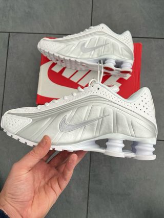 Nike Shox R4 Blancas y Rojas