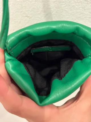 Bolso móvil Zara verde