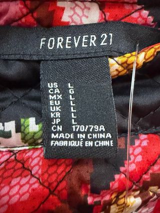 Falda corta Forever 21 negra estampada T. L