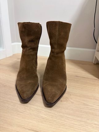 Botines de piel marrón