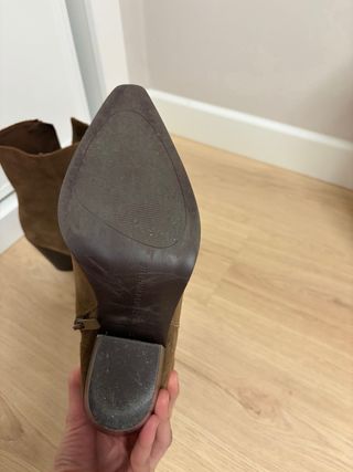 Botines de piel marrón