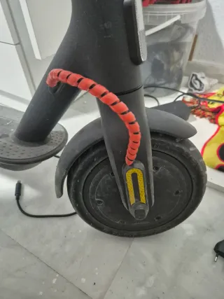 Patinete Eléctrico Xiaomi Mi Essential