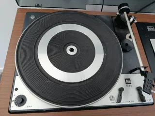 Tocadiscos Dual con Cassette y Radio