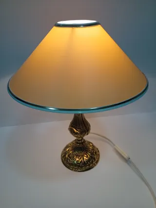 Lámpara vintage latón clásico trabajado