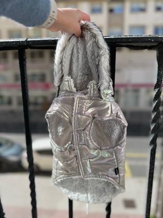 Abrigo plata de perro talla 35, NyC Fashion