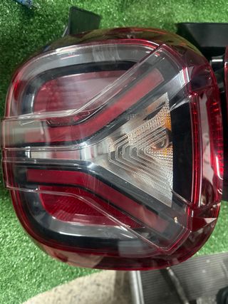 Piloto Dacia Duster 2024 derecho