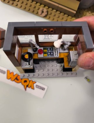 Sticker WSQK Radio 50.000 Watts Lego