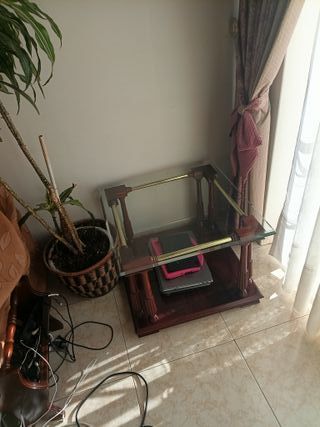 Candeeiro de teto dourado e castanho