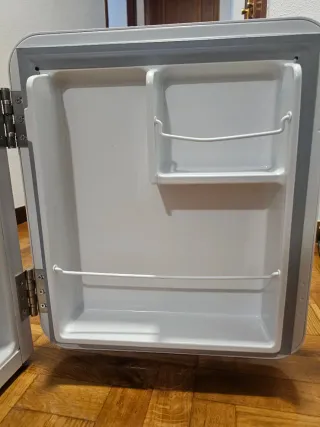 Mini nevera Mellerware blanca