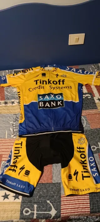 5 Conjuntos maillot y culotte ciclismo.