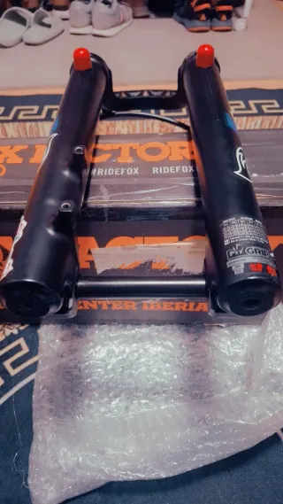 Botellas Fox 40 Factory 27.5