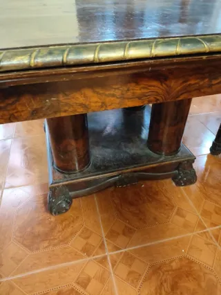 Conjunto mesa y sillas Ardeco.