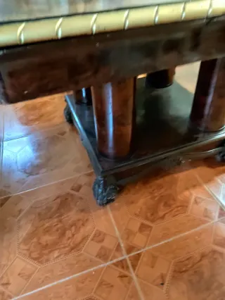 Conjunto mesa y sillas Ardeco.