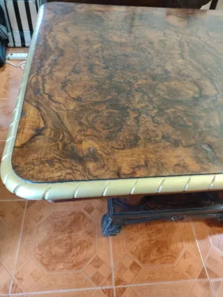 Conjunto mesa y sillas Ardeco.