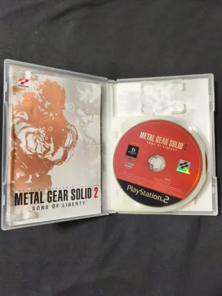 Metal Gear Solid 2 Sons of Liberty. PlayStation 2.