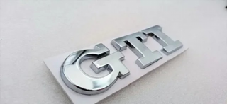EMBLEMA LOGO TRASERO VOLKSWAGEN GTI PLATA
