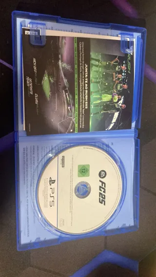 FIFA 25 PS5 (EA Sports) y Call of Duty PS5