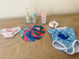 Lote Accesorios Nenuco: Ropa y Juguetes