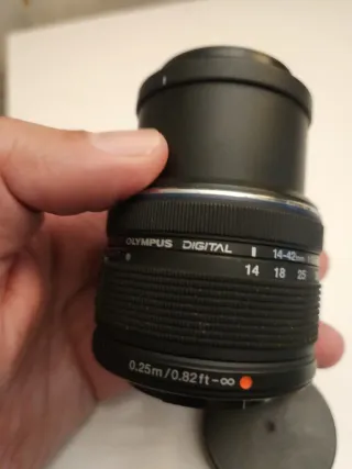 Cámara Olympus OM-D con 2 objetivos