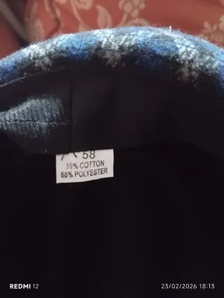 Sombrero de cuadros azul y gris